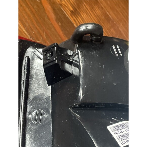 Tail Light Eagle Eyes FR278-U000R New - Picture 15 of 16
